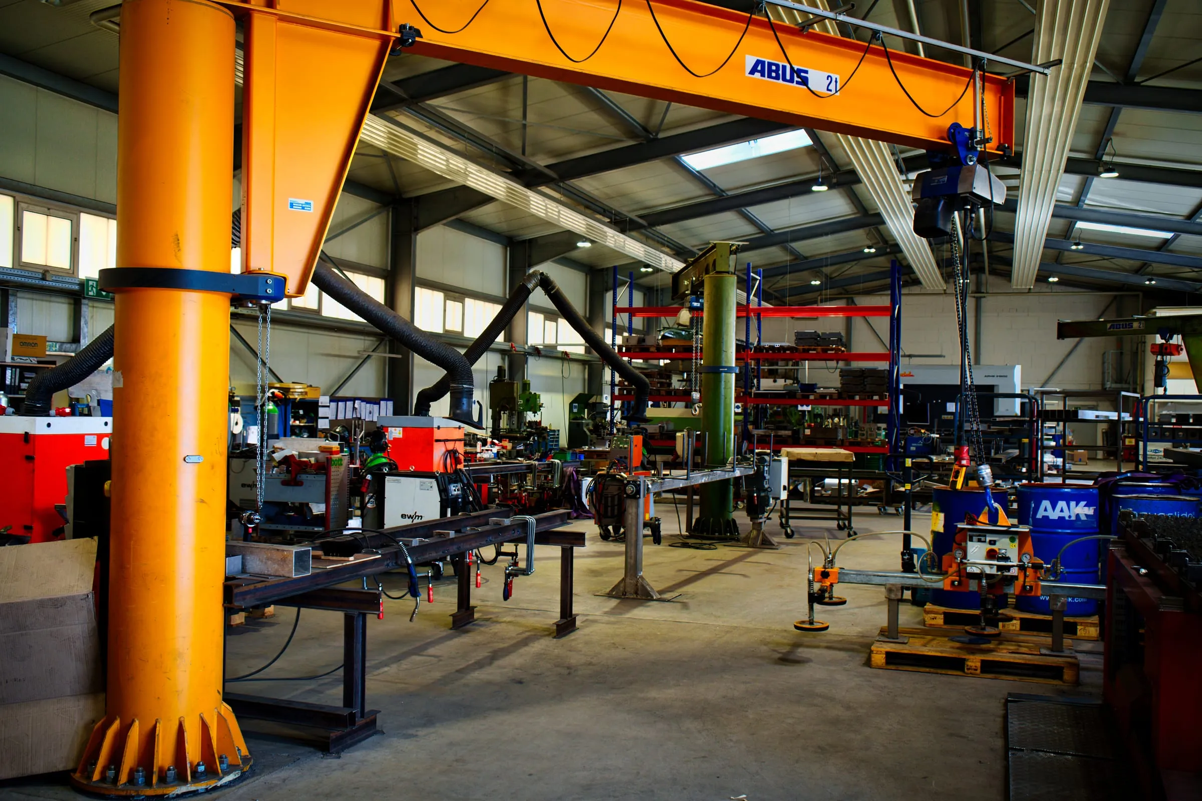 Schleicher Autowaschtechnik production hall with overhead crane